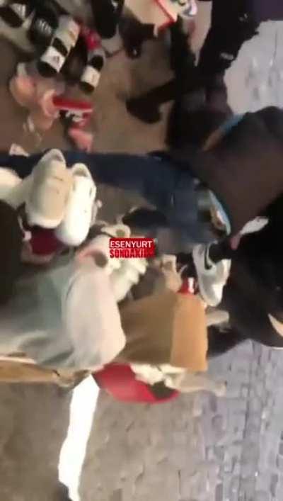 Man steals officer's gun during a shootout in Istanbul Grand Bazaar