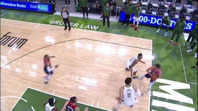 [Highlight] Raul Neto nearly steals the inbound with 2.5 seconds left in the game