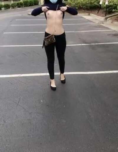 Are smol titty chicks allowed to post here?😋 [f]