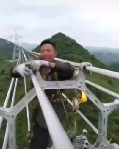 Не кочегары мы не плотники......