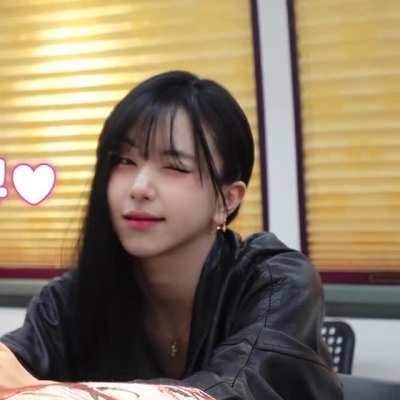 220920 - Stunning Chaeyoung