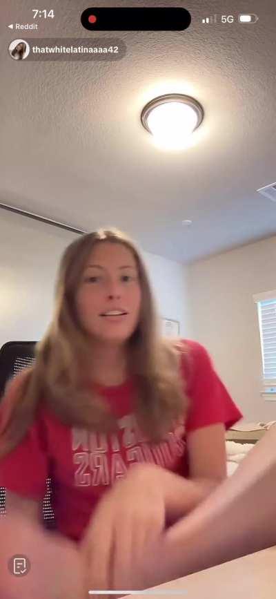 Thatwhitelatinaaaa42