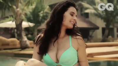 Evelyn Sharma 