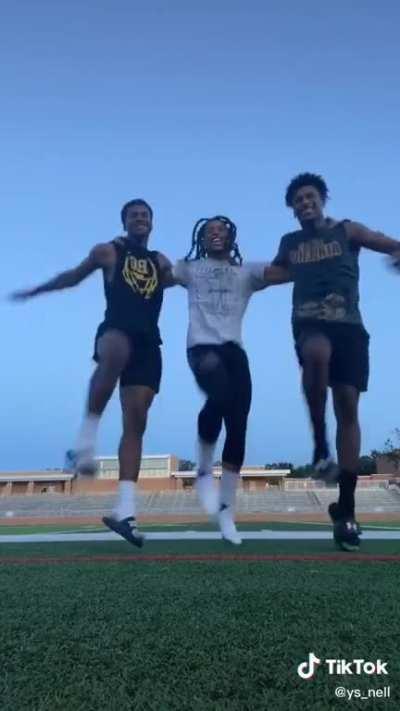 Vibin&rsquo; all night