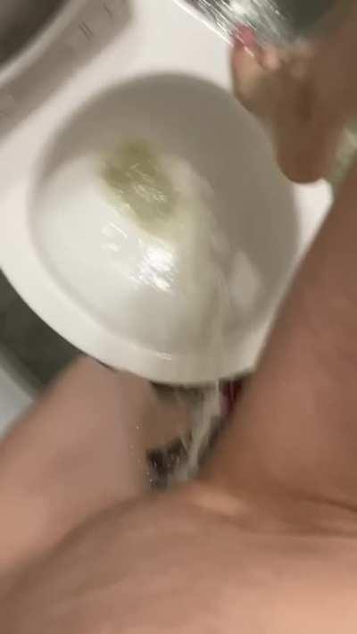 Pissing like a dude .. I had the biggest grin on my face😆 ~ this was fun💛💦💦💦