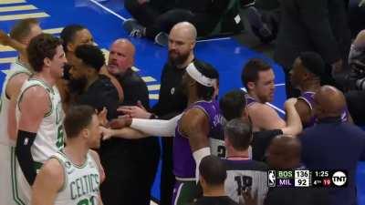 [Highlight] Blake Griffin fouls Thanasis Antetokounmpo hard late in the game and Thanasis gets very upset