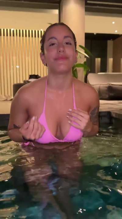 Jag är riktigt snuskig och redo för vad som helst. Vad har du alltid velat prova? 🥴