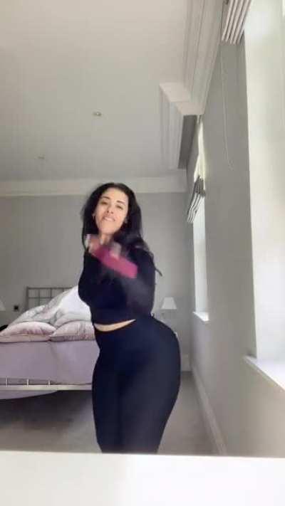 Her tiktok seems to have gone (damn shame)..