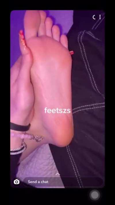 feetszs