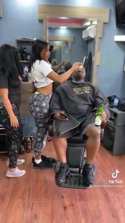 Barbershop Twerking
