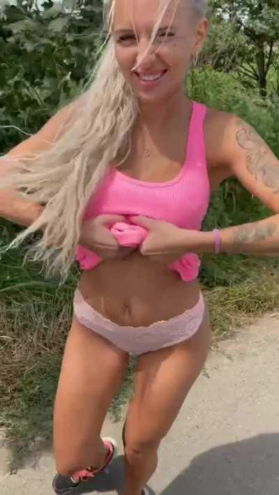 the wind blew from the sea) happy beautiful young girl) 22F