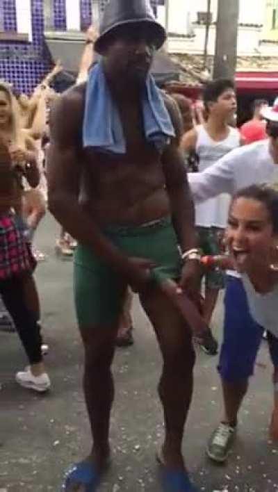 Reasons to go to public affairs/concerts, part 2.