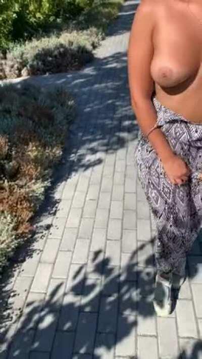 This is the bounce you'll get on our first date!