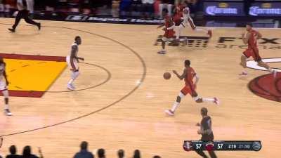 [Highlight] KJ Martin stuffs Highsmith then KPJ steals the ball and sends it to Tari Eason for the dunk