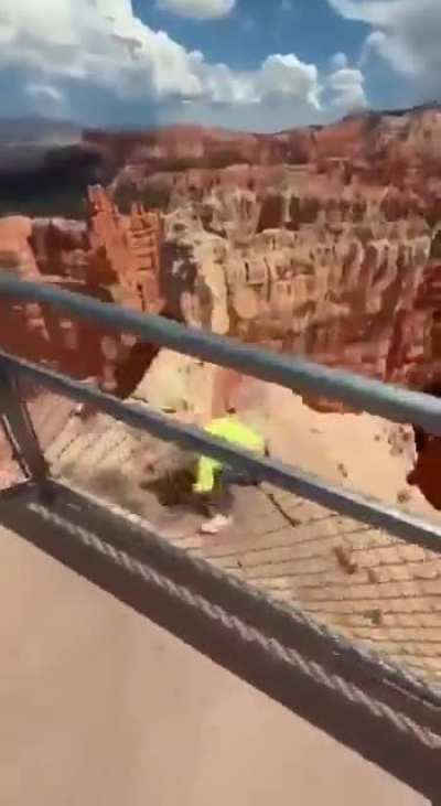 Russian tourists come to America.