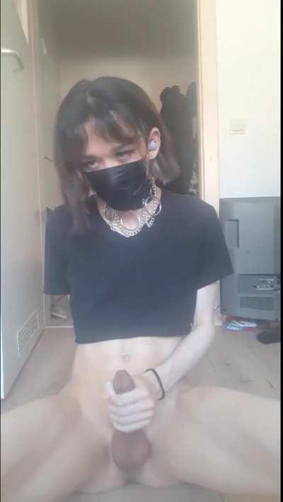 Do you like how it looks when I cum?