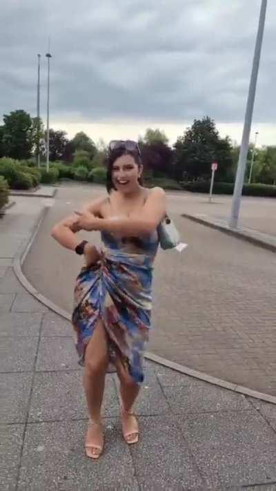 Hot sisters 😍😍