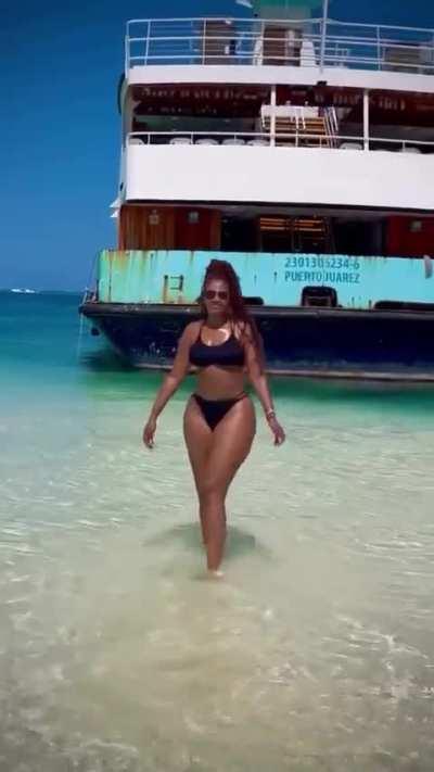 If all yall like natural ass like you say you do this post would get 1000 upvotes but I guarantee you it won’t lol