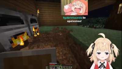 Alguém sabe qual e o canal dessa pessoa de traz dessa garotinha de desenhos japonese?