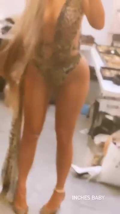 Let's not forget about this goddess🤤😘😍