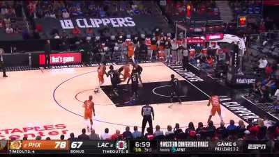 [Highlight] Booker throws it down then flexes on the Clippers