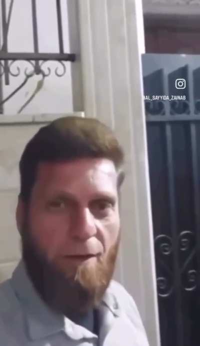 member of Al Nusra at the door of Sayyida Ruqayyah sa 