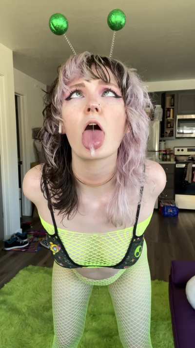 Will you fuck my stupid ahegao face, pretty please? 🍆🥺