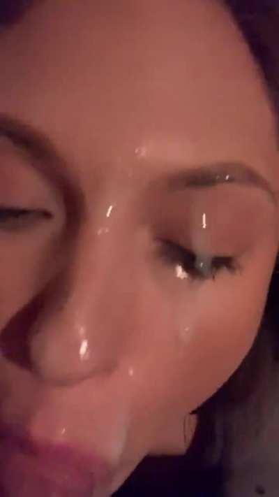 I'm a happy cumslut :)