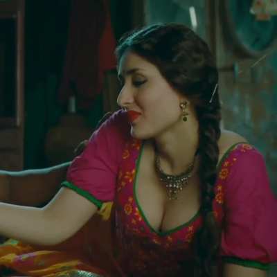 Kareena Kapoor best cleavage show of her career