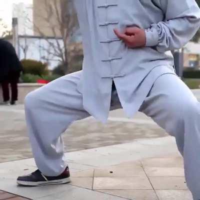 Help, I offered my opponent to capture my pawn en passant, but instead he does this - what should I do?