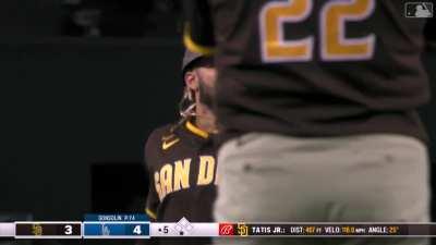 [Highlight] Max Muncy admires Fernando Tatis Jr most recent MLB HR