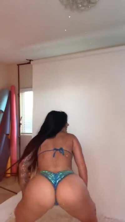 Super 🔥 Katie Forbes