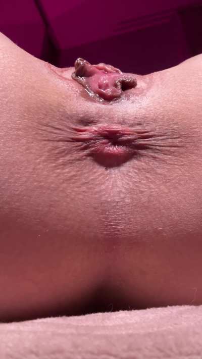 I need a friend who'll eat my ass first and then fuck it