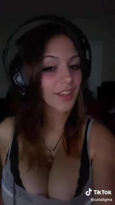 Jesus Christ it’s gonna suck when she delete theses haha