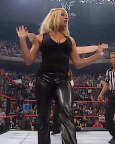 Trish on Raw 7-24-00