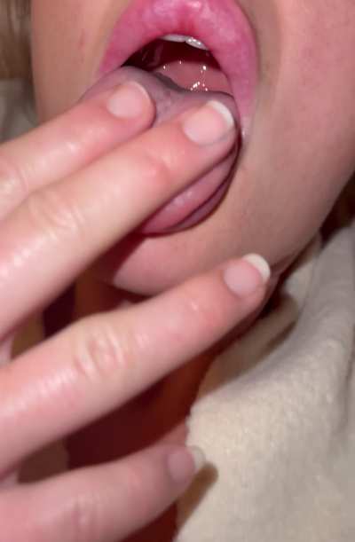 I fed myself my own Christmas desert... directly from my little pussy... 