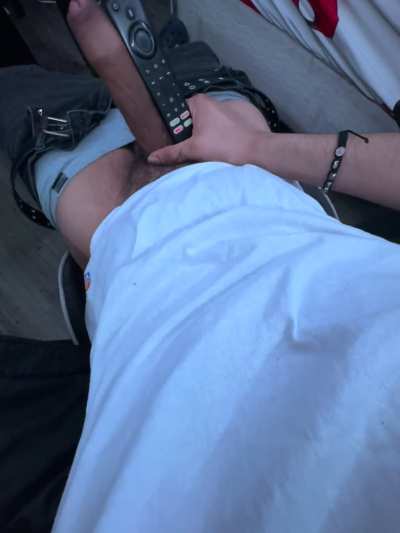 18, waukegan, illinois i want this huge cock sucked 🥵