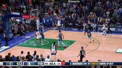 [Highlight] Incredible clutch two-way sequence from Kyle Anderson: first he clamps Luka and steals his cookies then taps out a crucial offensive rebound