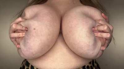 Huge squishy juggs are the best!