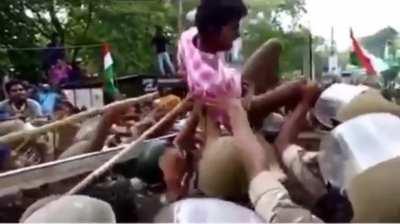 No one wants you Arturo, neither the gang nor the hostages, no one likes you…..