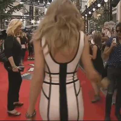 strutting like a royal