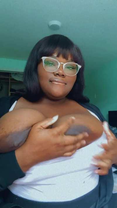 21F, Can someone take my virginity all ready🥺!