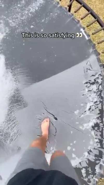 The way the ice breaks is so tripping