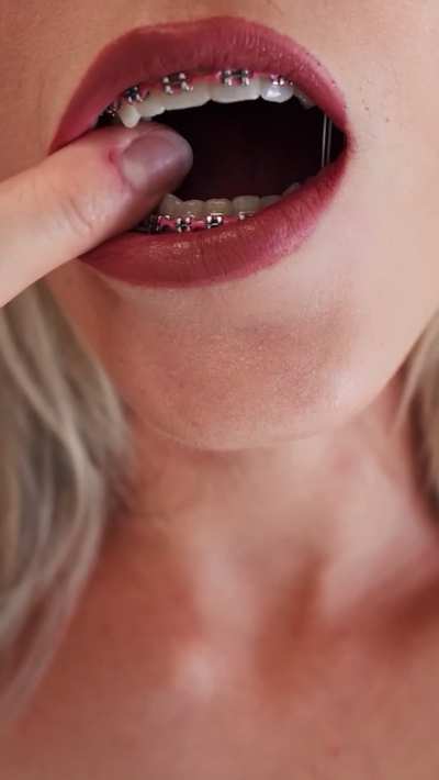 Just in case you can’t lip read, I’m saying “5… 4…” 👅💦