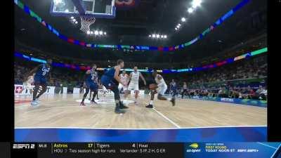 [Highlight] Thanasis with the hammer over Walker Kessler