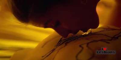 Martina Cariddi & Claudia Salas (Elite - s04e05)