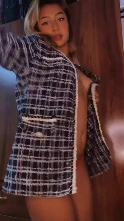 I saw no one sees my posts anymore so im just gonna say hi to those who sort by new, how are you? 😅