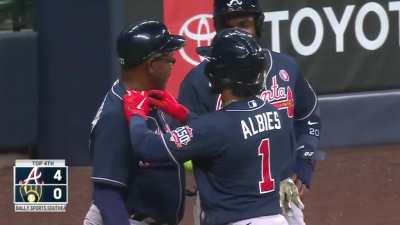 Today's off-day Braves GIF compilation video features Ron Washington and it's my magnum opus.