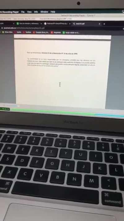 A Colombian student having sex during an online class. So embarrassing! 🤦🏻‍♂️