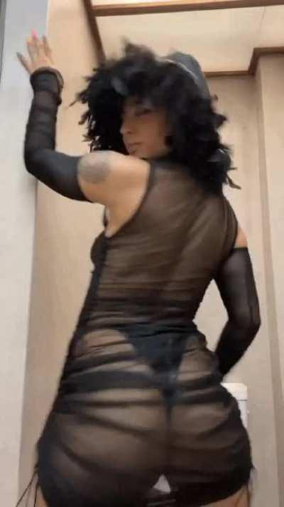 El culo de belen negri tiene hambre de pija